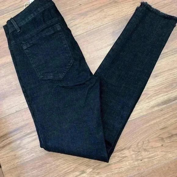 ❤️BNWT Max studio Distressed Black Frayed Denim Jeans size 27 - Picture 4 of 4